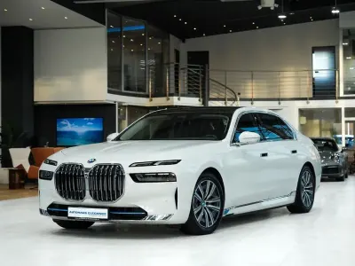 Gebraucht BMW i7 Sport Line 400 kW (544 PS) 2023 Alpinweiss iii Limousine