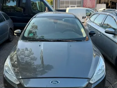 Gebraucht Ford Focus 95 PS (69 kW) 2015 Grau Kombi