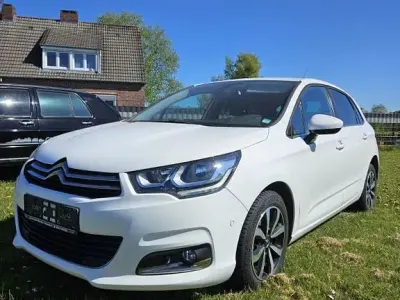 Gebraucht Citroën C4 SELECTION 120 PS (88 kW) 2017 Weiß Limousine