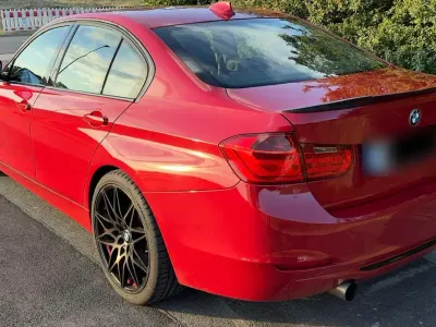 Gebraucht BMW 335 Sport Line 306 PS (225 kW) 2012 Rot Limousine