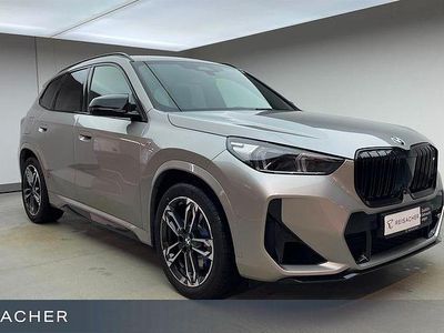 Spacesilber metallic Gebraucht 2024 BMW X1 Efficient Dynamics SUV | 53.990 € (Etwas zu teuer)