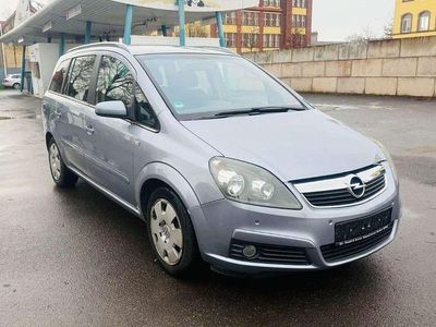 Grau Gebraucht 2006 Opel Zafira Edition+ Van / Kleinbus | 1.900 € (Guter Preis)