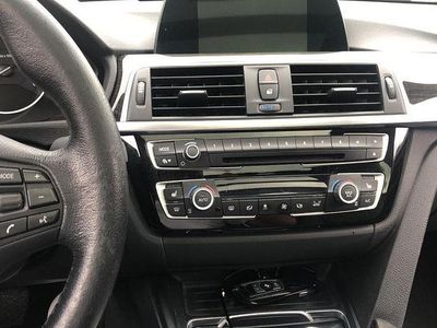 Gebraucht BMW 320 Luxury Line 190 PS (139 kW) 2015 Grau Kombi