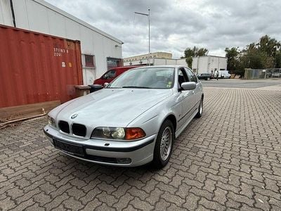 BMW 523