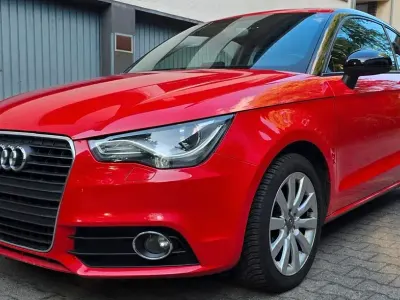 Gebraucht Audi A1 Attraction 86 PS (63 kW) 2012 Rot Kleinwagen