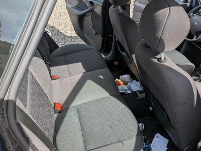 Gebraucht Ford Focus 100 PS (73 kW) 2001 Blau Kleinwagen