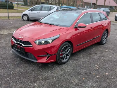 Gebraucht Kia Ceed Sportswagon 140 PS (102 kW) 2024 Rot Kombi