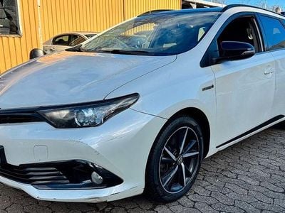 Gebraucht Toyota Auris Hybrid 99 PS (72 kW) 2019 Weiß Limousine