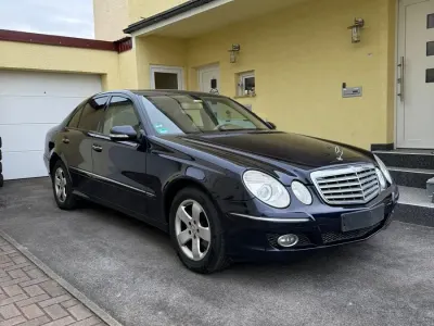 Używany Mercedes E220 170 KM (125 kW) 2006 Niebieski Sedan/Limuzyna