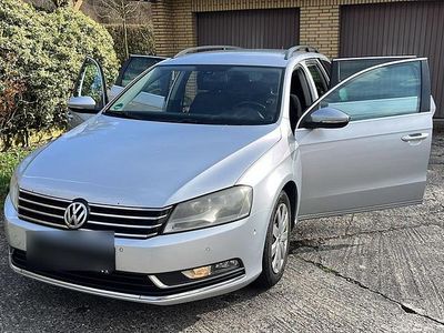 Gebraucht VW Passat 105 PS (77 kW) 2011 Silber Kombi