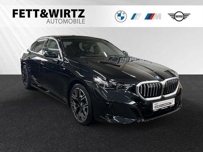 Gebraucht BMW 530e M Sport 299 PS (219 kW) 2025 Saphirschwarz metallic Limousine
