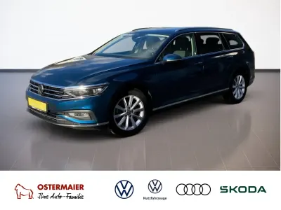 Gebraucht VW Passat Elegance 150 PS (110 kW) 2024 Aquamarinblau Kombi