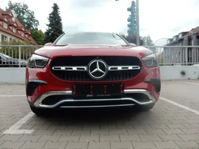 Gebraucht Mercedes GLA250 163 PS (119 kW) 2025 Rot SUV