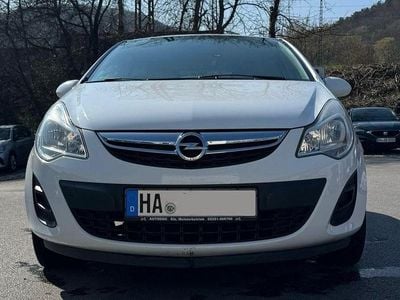 Weiß Gebraucht 2013 Opel Corsa Edition Kleinwagen | 2.490 € (Guter Preis)