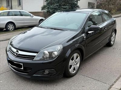 Second-hand Opel Astra GTC 150 CP (110 kW) 2006 Negru Coupe
