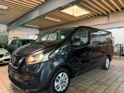 Gebraucht Nissan NV300 125 PS (91 kW) 2017 Schwarz Van