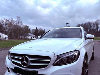 Gebraucht Mercedes C220 170 PS (125 kW) 2015 Weiß Limousine