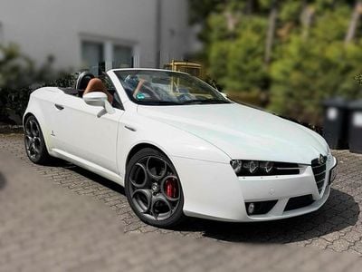 Second-hand Alfa Romeo Spider 200 CP (147 kW) 2011 Alb Cabrio