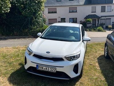 Weiß Gebraucht 2018 Kia Stonic Edition 7 SUV | 12.600 € (Fairer Preis)