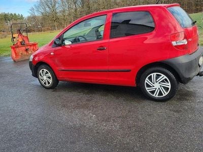 Gebraucht VW Fox 54 PS (39 kW) 2009 Rot Kleinwagen
