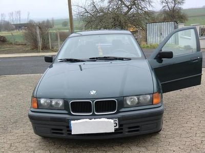 Gebraucht BMW 316 102 PS (75 kW) 1995 Grün Limousine