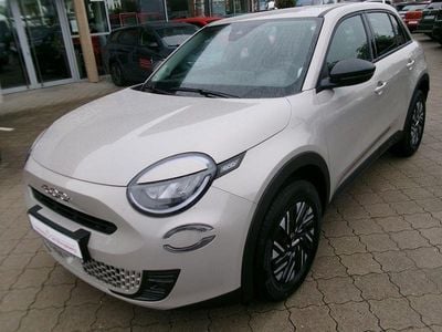 Neu Fiat 600 145 PS (106 kW) 2025 Beige SUV