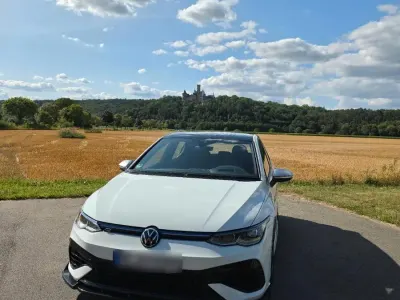 Gebraucht VW Golf VII 320 PS (235 kW) 2021 Weiß Kleinwagen