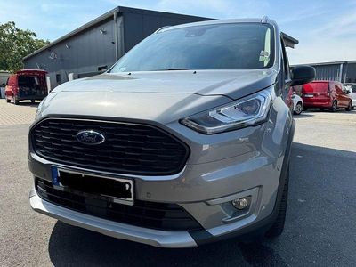 Usata Ford Tourneo Active 114 CV (83 kW) 2022 Grigio Monovolume