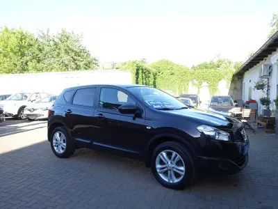 Gebraucht Nissan Qashqai Acenta 114 PS (83 kW) 2010 Violett SUV