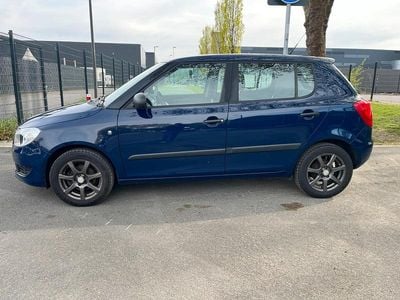 Gebraucht Skoda Fabia 60 PS (44 kW) 2010 Blau Kleinwagen