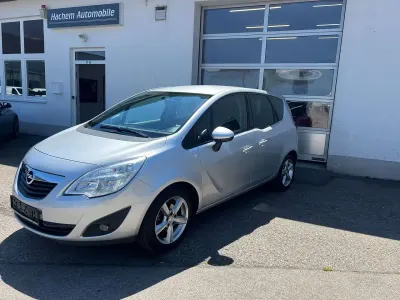 Gebraucht Opel Meriva Design Edition 120 PS (88 kW) 2011 Starsilber iii m2 Van / Kleinbus