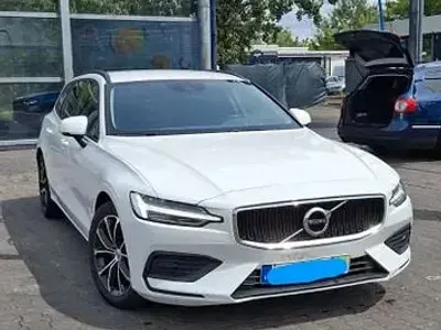 Gebraucht Volvo V60 Inscription 163 PS (119 kW) 2021 Kombi