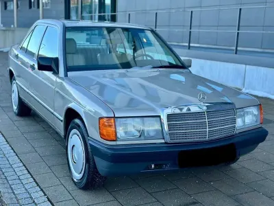 Second-hand Mercedes 190 102 CP (75 kW) 1988 Bej Berlinǎ