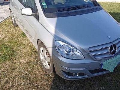 Gebraucht Mercedes 200 140 PS (102 kW) 2009 Silber Limousine