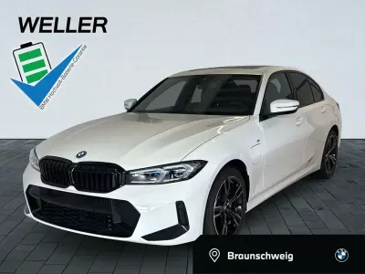 Gebraucht BMW 320e M Sport 204 PS (150 kW) 2025 Alpinweiss iii (weiß) Limousine
