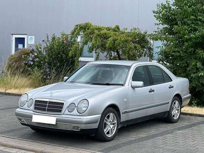 gebraucht Mercedes E200 Classic. tüv 2026