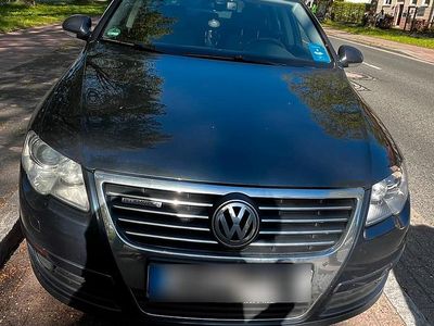 Usata VW Passat 105 CV (77 kW) 2007 Blu Station wagon