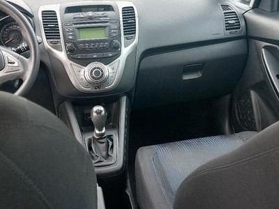 Gebraucht Hyundai ix20 102 PS (75 kW) 2014 Weiß Kleinwagen