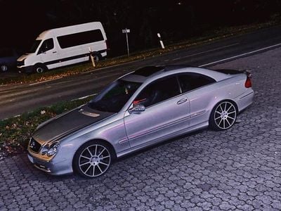 Second-hand Mercedes CLK320 Avantgarde 218 CP (160 kW) 2002 Argintiu Coupe