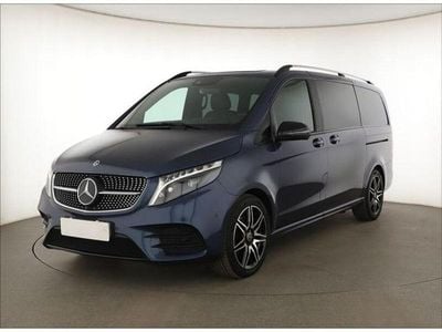 Gebraucht Mercedes V300 Avantgarde Edition 237 PS (174 kW) 2023 Blau Van / Kleinbus
