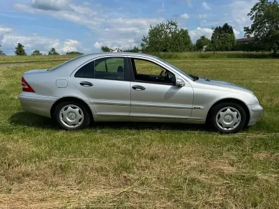 Gebraucht Mercedes C200 Avantgarde 163 PS (119 kW) 2002 Silber Limousine