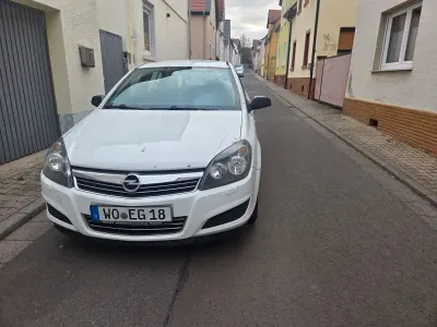Brugt Opel Astra Sport 116 HK (85 kW) 2009 Hvid Sedan