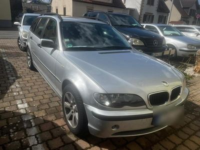 Gebraucht BMW 320 150 PS (110 kW) 2002 Silber Kombi