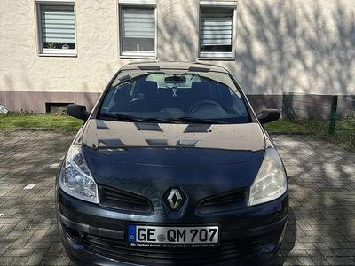 Second-hand Renault Clio II 75 CP (55 kW) 2007 Berlinǎ