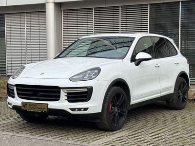 Gebraucht Porsche Cayenne Turbo Chrono 519 PS (381 kW) 2016 Weiß SUV