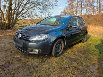 Gebraucht VW Golf VI 140 PS (102 kW) 2011 Blau Kleinwagen