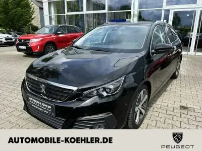 Gebraucht Peugeot 308 SW Allure 131 PS (96 kW) 2018 Schwarz perla nera Kombi