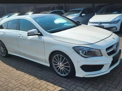 Gebraucht Mercedes CLA220 AMG line 177 PS (130 kW) 2015 Weiß Limousine
