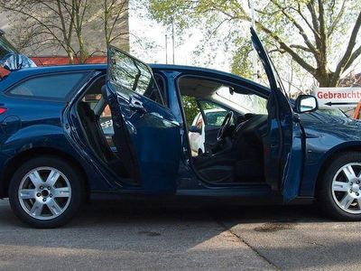 Gebraucht Ford Focus Trend 101 PS (74 kW) 2015 Blau Kombi