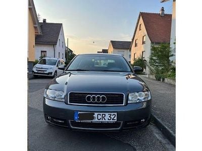 Grau Gebraucht 2004 Audi A4 Limousine | 2.290 € (Fairer Preis)